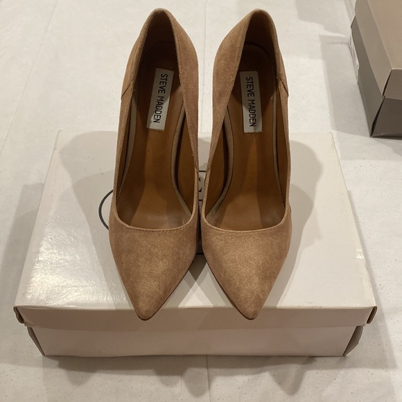 Steve Madden Nude Suede High Heels - Picture 3 of 4